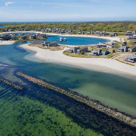 13 - Statement | Design On The Waterfront With A Private *