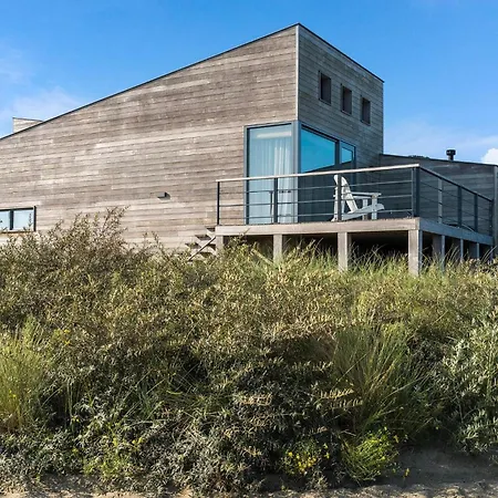 13 - Statement | Design On The Waterfront With A Private Villa *