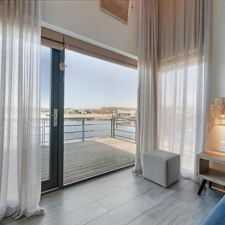 Luxury Waterfront Retreat 4p - Comfort & Panoramisch Uitzicht - 13 别墅